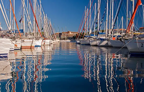 Yachtcharter Kroatien - Segelyachten im Hafen